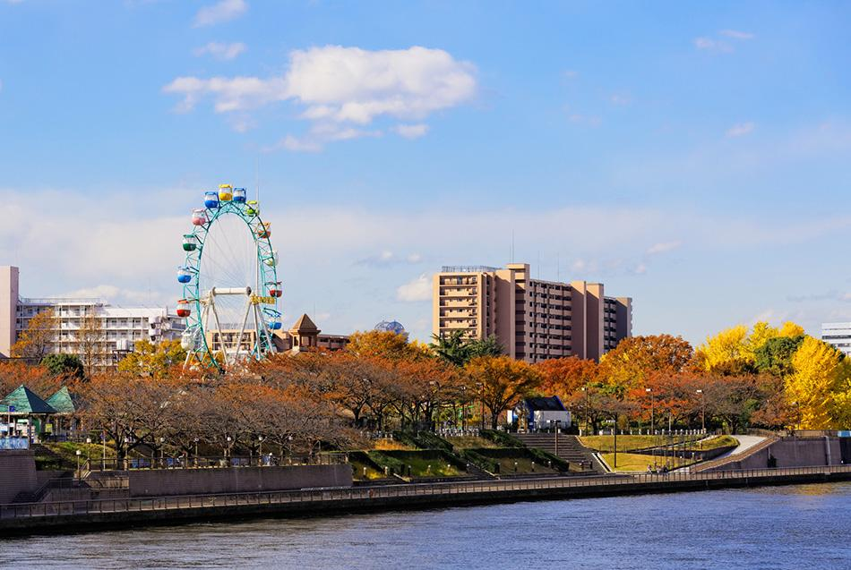 autumn season and Yakatabune